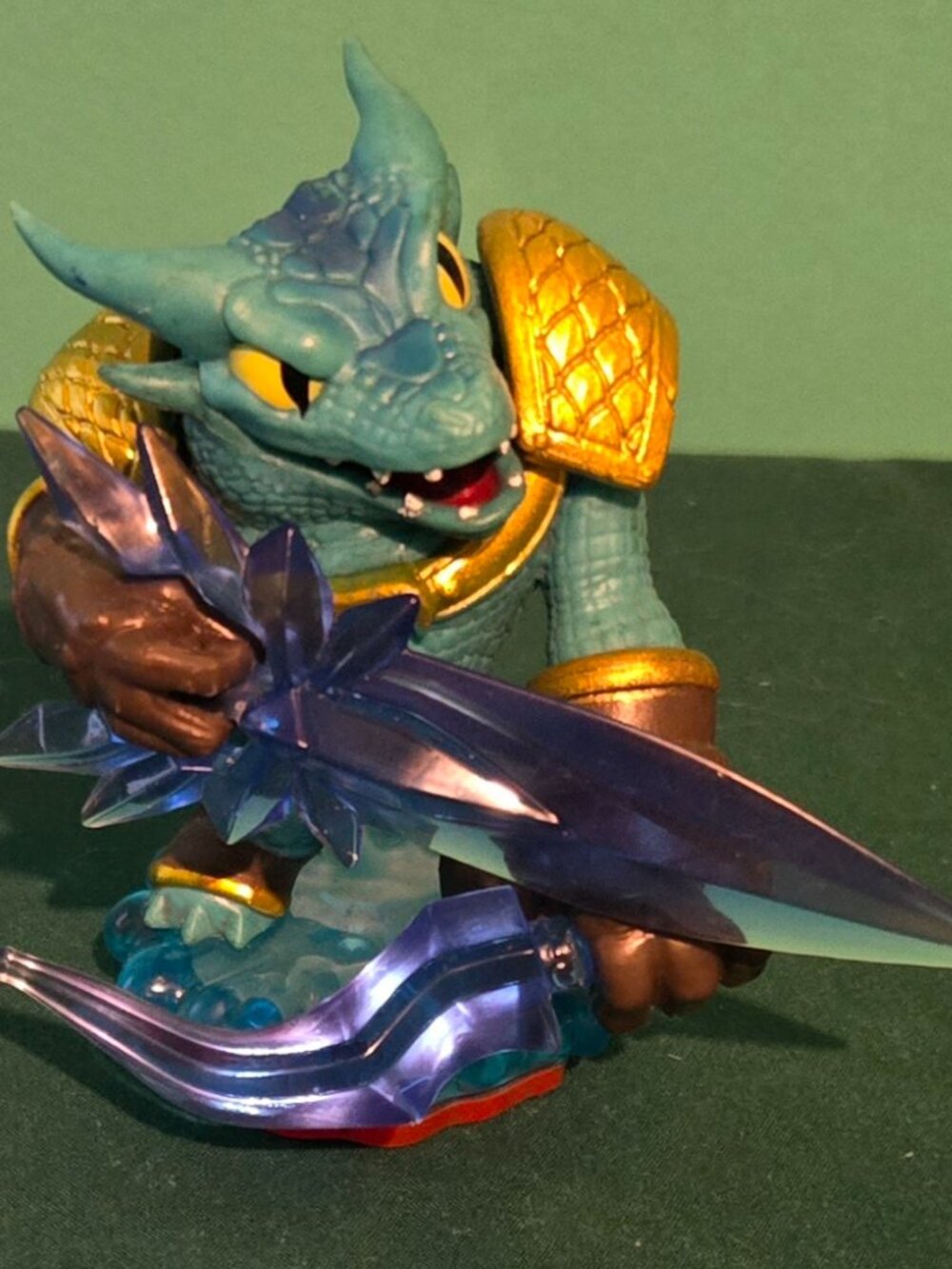 Skylanders Trap Team: Master Snap Shot Figure
